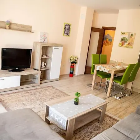 Lovely One Bedroom Apаrtment In Apartament Warna