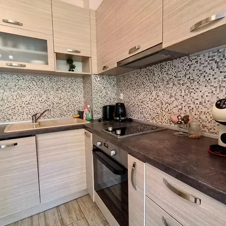 Apartament Lovely One Bedroom Apаrtment In *